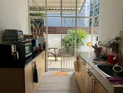 Stratton Green (D28), Terrace #472979111